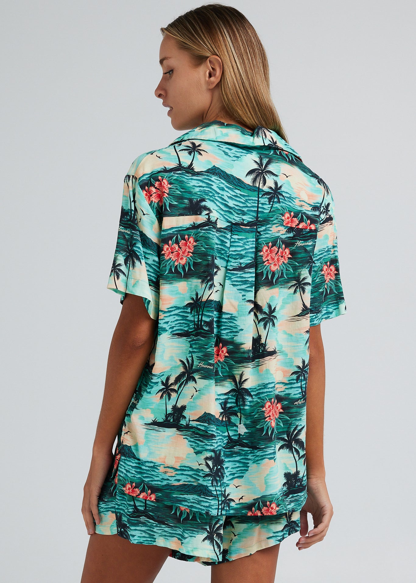 Aloha Palms Slit Short - Ocean