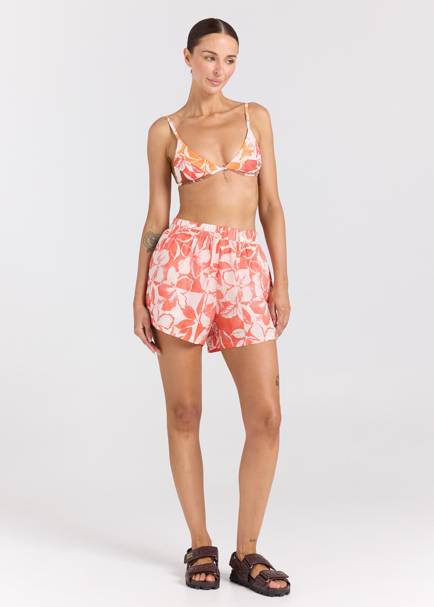 Java Slit Short - Hibiscus
