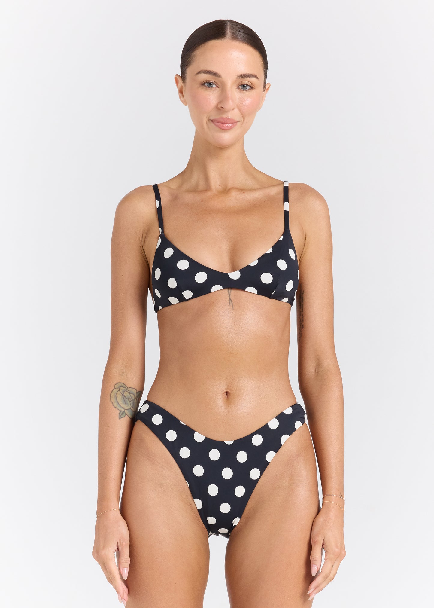 Seaside Scoop Bralette Bikini Top - Black